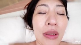 FC2 4482670 「對不起。我出來了？」 外遇妻子高潮時，她可以用別人的雞巴盡情高潮。已婚婦女被大雞巴假陽具自慰引誘大量射精[否]