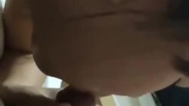 百度云泄密流出 趁老婆出差和小姨子偷情乱伦快速抽插她的极品白虎馒头逼 (2)