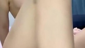 翘臀巨乳欲妹~【鼠鼠迷妹】女同性伴戴屌狂插~双指猛扣喷水