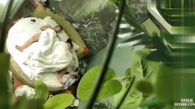 酒店偷拍 情趣圆床绿叶房小哥睡醒精神爽各种姿势后入骑草女朋友