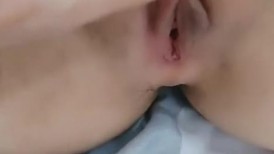 19可爱良家嫩妹妹，邻家妹妹型，文静又有点骚，较小身材，白皙粉嫩小穴，摆弄各种姿势