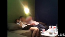 嫩到出水的清纯麻花辫JK学妹 修长笔直大长腿 粉嫩小穴 嗲声嗲气 无套爆肏，每一下都插的好深 直达花心！