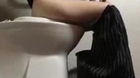 游乐场女厕青春高颜值偷拍嘘嘘系列 第四集 个个都是年轻貌美的妞