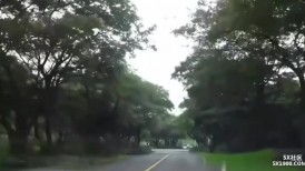 大奶美女 富二代开着豪车带美女兜风 妹子表情好兴奋 随便在路边把事办了