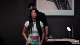 大奶美女硬核大淫趴 被特工监禁控制 被三根大肉棒连续轮流无套输出 内射口爆 完整高清版