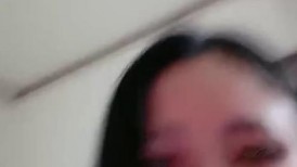 真实良家小少妇露脸激情大秀直播诱惑狼友，在狼友的指挥下漏出骚奶子自慰逼逼，特写展示骚遍家里每一间屋子