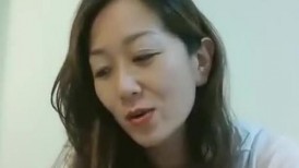 大奶韵味轻熟女 身材丰腴前凸后翘 开档黑丝双指抠逼 鲍鱼粉奶表情诱惑 浪荡呻吟