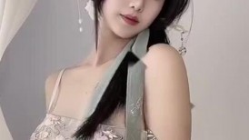 2024年7月，【抖娘利世】，上下真空，古装情趣，古风红舞娘。鞭策女仆，高叉细带勒紧缝隙-上下真空，古装情趣