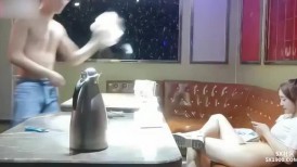 【高清偷拍】小情侣周末没钱开房来KTV开操_这么放得开全脱了也不怕被服务生偷看