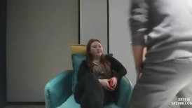 巨乳轻熟女 就这样啊舒服 大鸡吧使劲顶我强奸我 不要看手机认真一点 使劲操我逼逼 皮肤白皙身材超丰满 小伙没多久就缴械