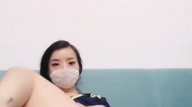 【夜十点钢管舞】全裸飞天钢管舞~一字马自慰~美炸了