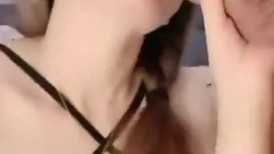 【屁眼开发】刺激！高颜值骚母狗人妻为了赚钱，三穴奉献同时插入