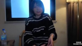 FC2 4507693 * 90％OFF直到8/3 * [单色] [脸部展示]在紧急楼梯上暴露被债务人带来的“学成”女友后的生中出NTR（51分钟）