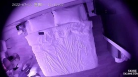 好菜让猪霍霍！贵在真实，宾馆偸拍四眼男非常享受的体验高颜值清纯美女给他各种口活服务