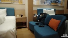 高精模型修复，老汉约到风情万种美少妇，这辈子没见过这么极品的女人，抱着美脚一顿舔，换上黑丝狂搞，上集_ahq12