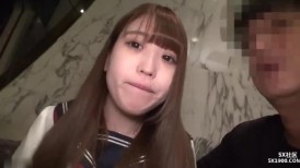 FC2 4510615 [18岁学生，无码] 穿着闪闪发光的制服，美丽的长直发，像偶像一样灿烂笑容的学生…我有一个梦幻般的恩爱生中出性爱！