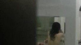 科技楼女厕全景偷拍大长腿美女职员的极品美鲍鱼