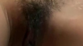 邪恶二人组下药迷翻美少妇换上各种丝网轮流玩大肥B