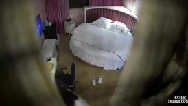 4月流出酒店偷拍老王异地出差幽会护校小姨子开房偷情把房间弄得一片狼藉