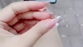 极品户外一姐公园里面对大爷 跳蛋震穴强忍高潮 超顶失禁 人越多高潮越爽 贼刺激