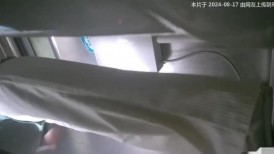 大神潜入大学女厕全景偷拍 6位小姐姐的极品小黑鲍-蓝色条纹
