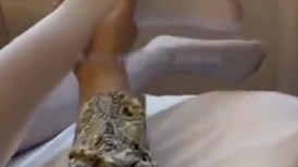 白絲JK小母狗 想被主人的雞吧幹 可你下面血還沒幹 沒關系的 操逼時間到流動的飛機杯被無套內射 銷魂的表情感覺要被幹死了