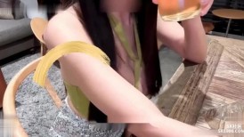 巅峰身材顶级豪乳，塞着肛塞对着镜子用超长假屌自慰冒白浆高潮体液全喷在镜子上