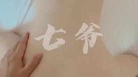 2024年8月，最新SVIP群福利，调教大神，重金包养，湖南19岁大学校花，小屁股打红！ (1)