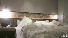 漂亮短发小姐姐 舒服就喜欢爸爸干我 啊爸爸把我操上天去 身材高挑大长腿 穿上情趣连体黑丝被小哥操的骚叫连连 口爆吃精