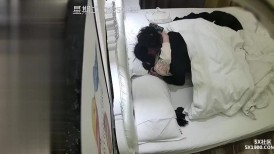 安防酒店偷拍❤️少妇老公出差凌晨约炮单位帅哥被口爆各种姿势草一遍还不满足