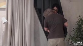 反差眼镜娘冷艳御姐女神，出轨小奶狗小哥哥，年轻体力就是好，被小哥哥操的爽上天了 无套内射