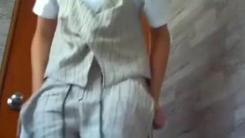 游乐场女厕全景偷拍 三位美女同事的肥美大鲍鱼
