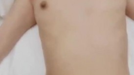 《百度云泄密》单位领导酒店潜规则新来的美女实习生❤️尝试操她的屁眼(4)