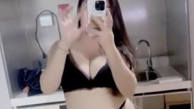 G乳尤物【臭宝呐】巨乳肥臀~跳蛋~多场无套啪~不小心内射~ (1)