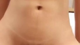 《百度云泄密》单位领导酒店潜规则新来的美女实习生 尝试操她的屁眼 (1)