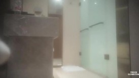 良家人妻出轨，【推油少年】，给老公戴绿帽的一天，正是如狼似虎的年龄，水多被操爽嗷嗷叫！
