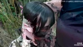 FC2精选】野外竹林里被绝伦中出的白虎美人儿颜值极高，皮肤雪白，小逼逼粉嫩有光！