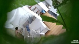 9-05 新流出酒店绿叶房偷拍❤️黄毛小哥对性感妈妈辈欲罢不能趴着屁股后入