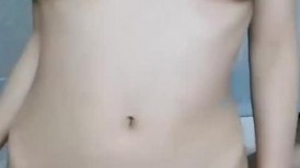 ❤️❤️豹纹内衣小骚货，过肩龙大哥操逼，69姿势抓屌舔弄，多毛骚逼主动骑乘，特写深插，上下套弄自己动