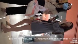 YC商場抄底細長腿尖高跟絕色麗人,性感蜜桃臀把透明內褲夾腚溝裏