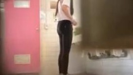 大学女厕全景偷拍多位漂亮小姐姐嘘嘘 还有一位女神级的校花鲍鱼非常嫩 (1)