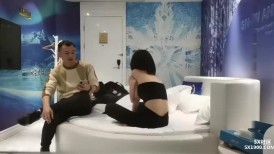 短发干练女郎下榻酒店，伺候金主，舔逼，好腰力骑乘男主，夜夜笙歌！