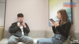 约女神级御姐到酒店，牛仔裤大长腿紧身黑色T恤 前凸后翘修长性感，这软软大奶子抱紧真爽噗嗤抽插大力冲击【水印】