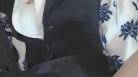 漂亮女朋友刚下班制服还没换 猴急的小哥扯开她的丝袜就开操 完美露脸