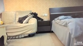 熟女阿姨 我要你给我降火 受不了我想你操我 水水都流出来了 身材丰满表情很骚很会挑逗 求小哥大鸡吧降火一顿猛力输出