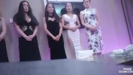 赢了会所嫩模，大哥豪横，一排排等着被点，御姐美女口活春宵惟妙惟肖！