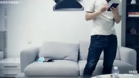 高颜值小姐姐 宝贝用力 啊啊好爽 身材苗条细长腿 在沙发被小哥多姿势操的娇喘不停