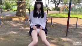 FC2 4545169 【个人拍摄106】首次露脸的18岁剃光少女，在户外暴露和中出后，多次重新注射后观察到扩散。 限时4000pt→2000pt。