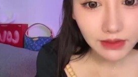 【私人尤物】绿播女神! 约榜一大哥~口鸡~骚舞~道具自慰! (1)