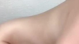 土豪高价定制福利分享，网红脸反差婊【耐耐】露脸自拍，黄瓜紫薇口活吸蛋毒龙，无套啪啪，相当母狗 (1)